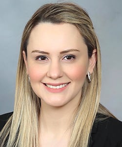 Dr. Claudia Santamaria